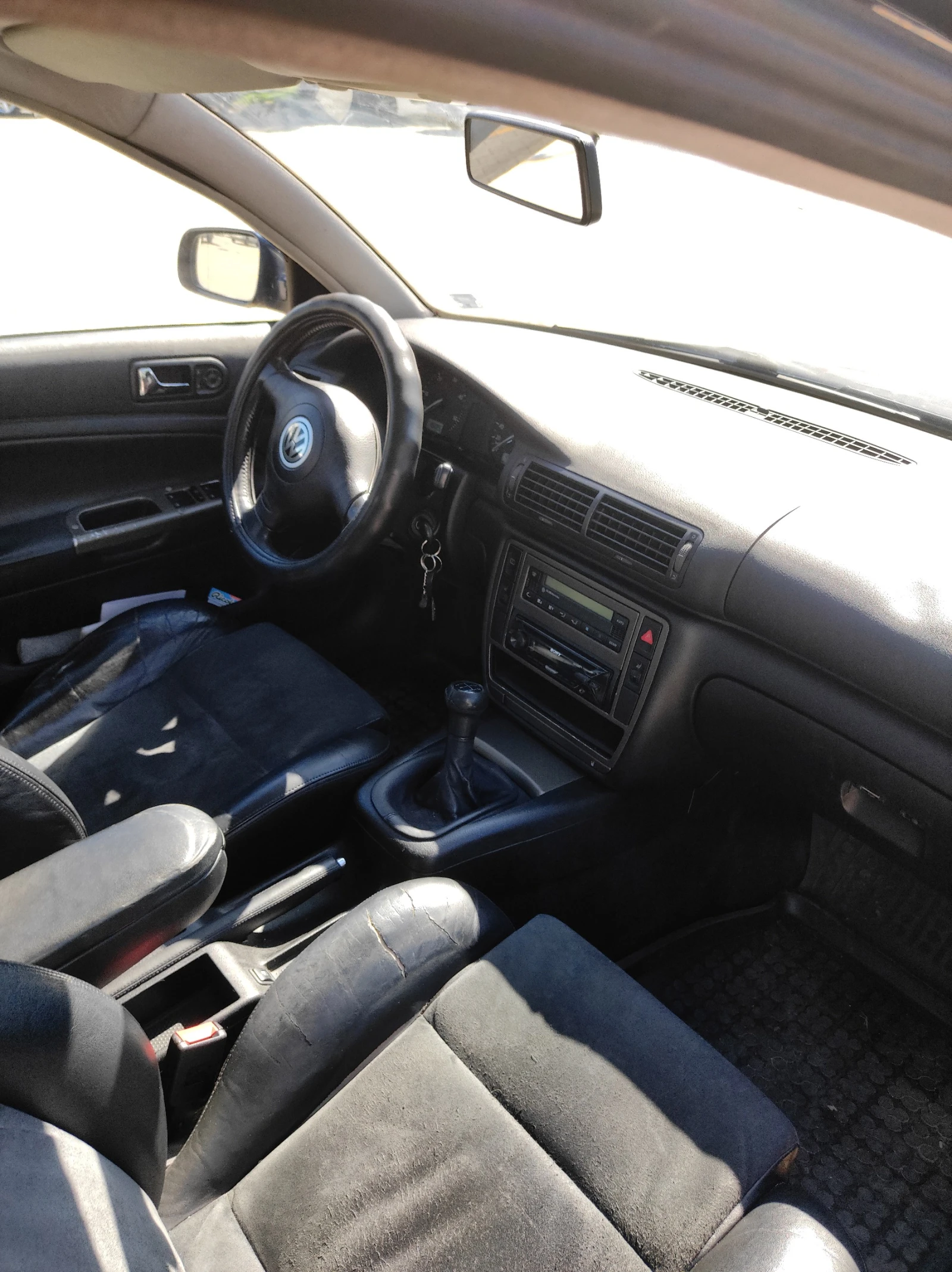 VW Passat 1.9 TDI, снимка 7 - Автомобили и джипове - 54681237