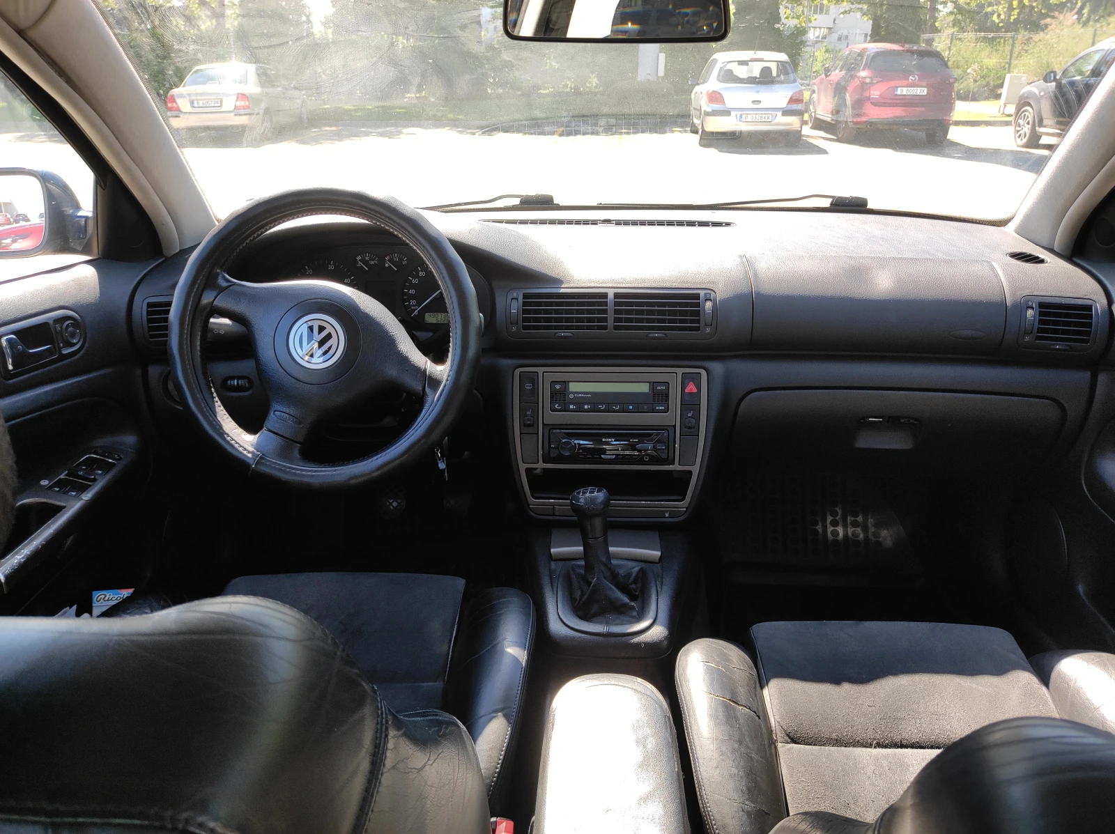 VW Passat 1.9 TDI, снимка 8 - Автомобили и джипове - 54681237