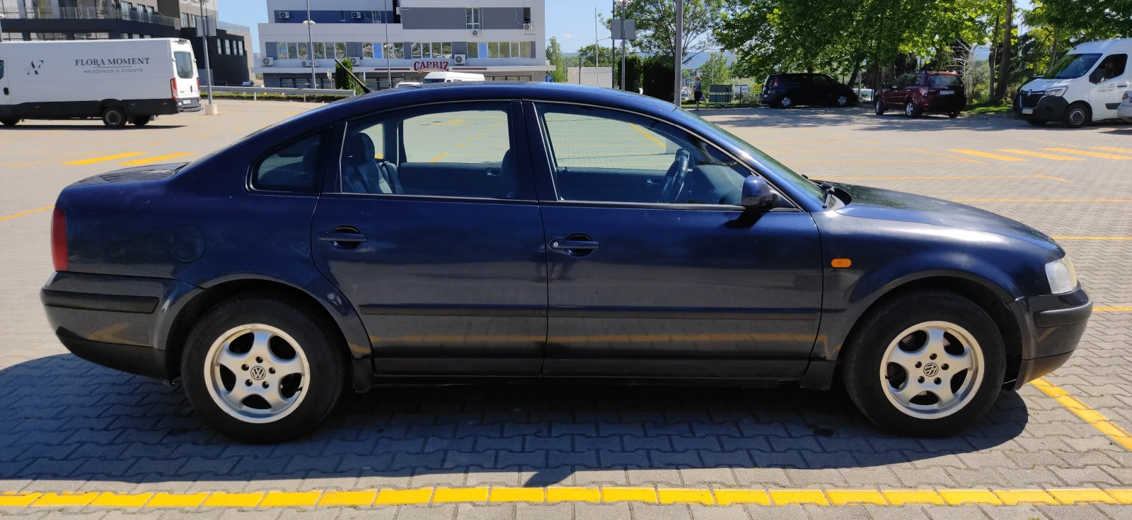 VW Passat 1.9 TDI, снимка 4 - Автомобили и джипове - 54681237