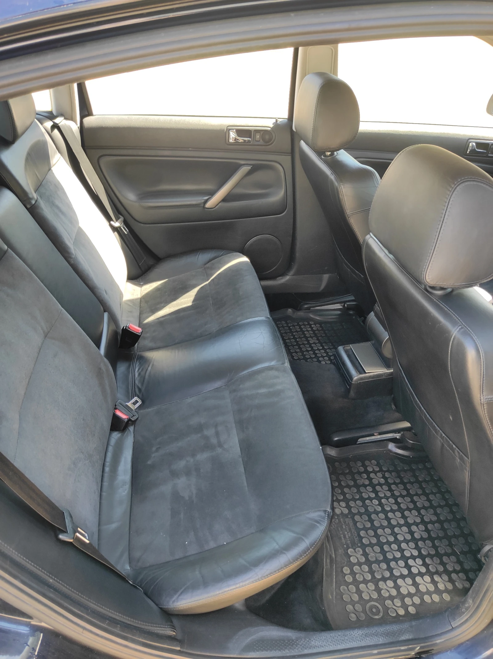VW Passat 1.9 TDI, снимка 9 - Автомобили и джипове - 54681237