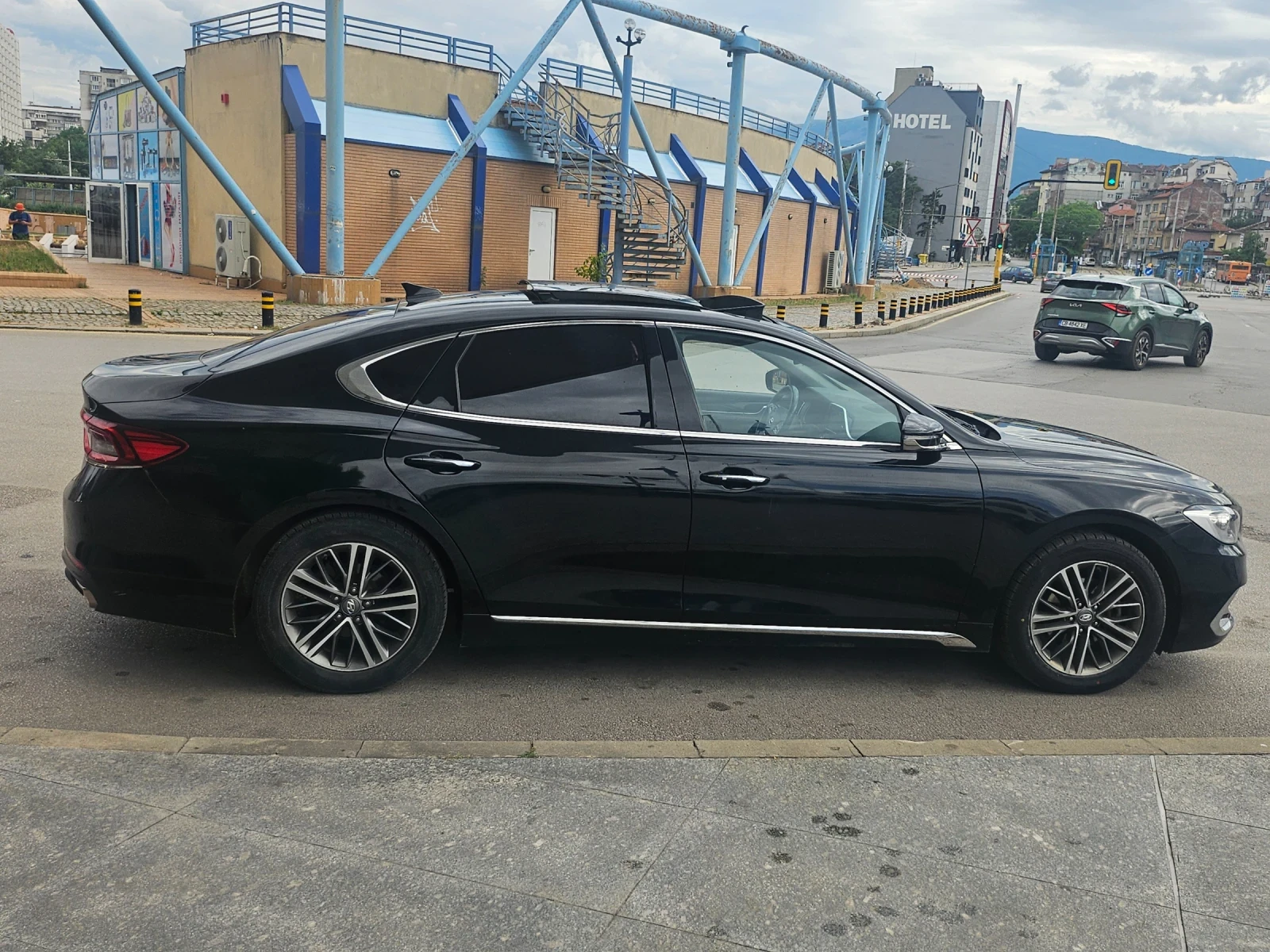 Hyundai Grandeur 3000 V6 ГАЗ ТЕЧНА ФАЗА, снимка 2 - Автомобили и джипове - 55158261