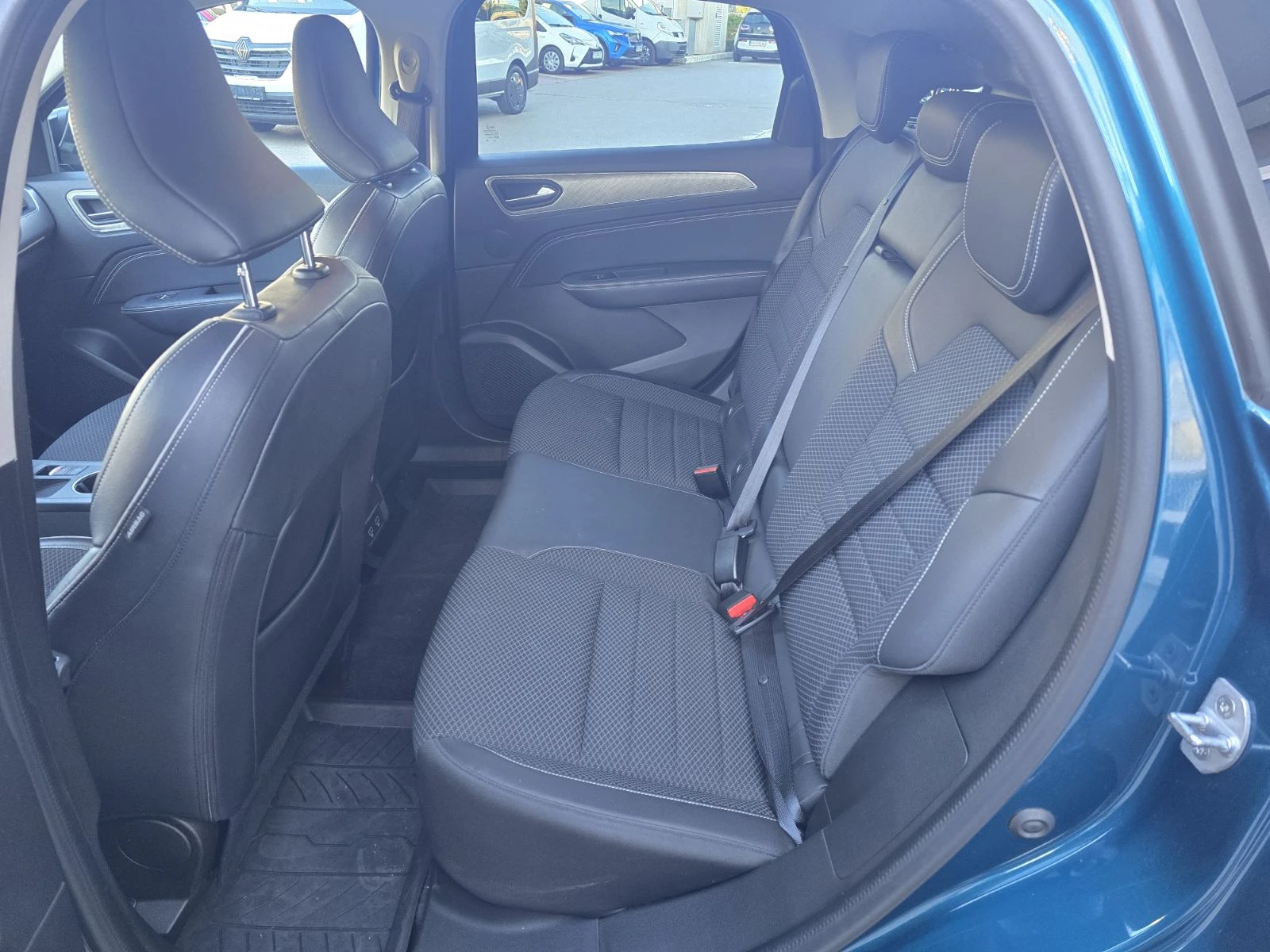 Renault Arkana 1.3 TCe 158 Hybrid, снимка 15 - Автомобили и джипове - 55560122