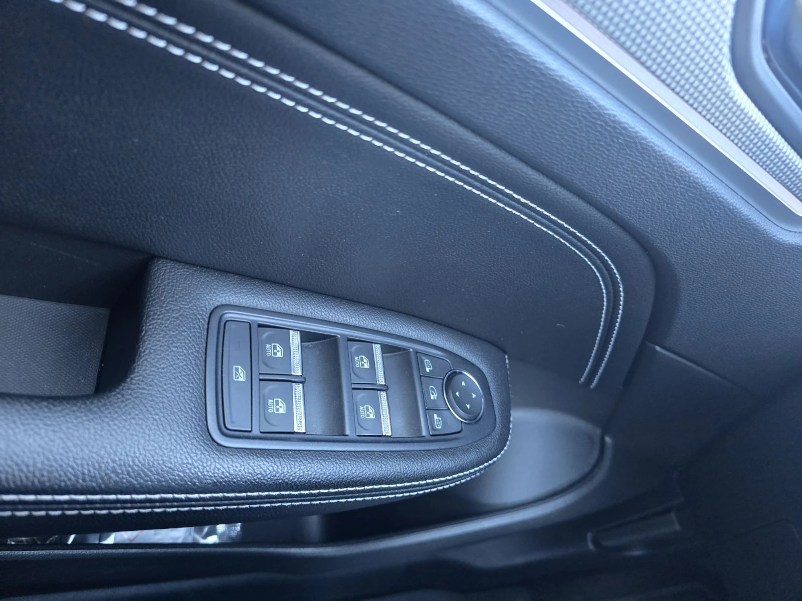 Renault Arkana 1.3 TCe 158 Hybrid, снимка 12 - Автомобили и джипове - 55560122