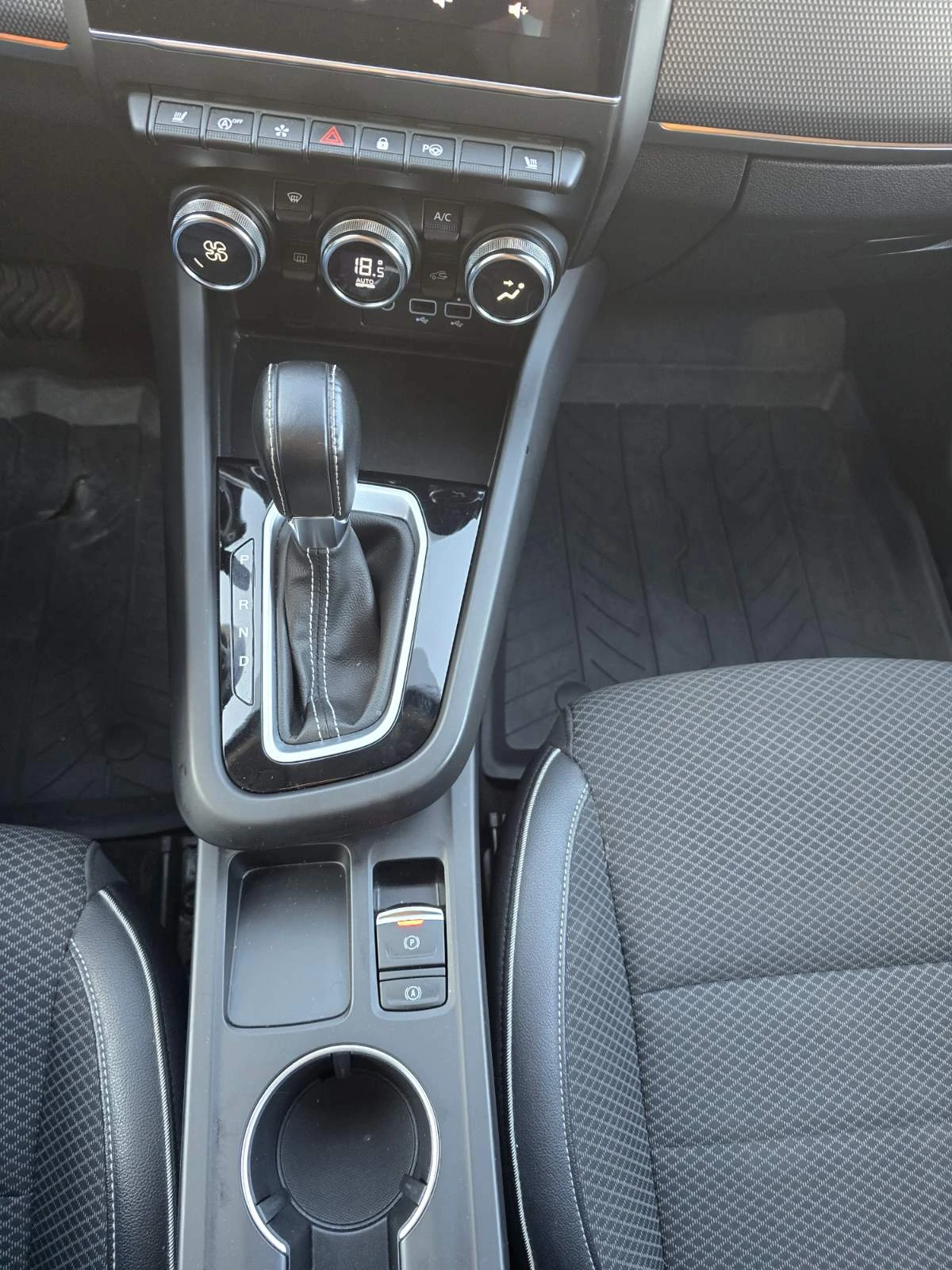 Renault Arkana 1.3 TCe 158 Hybrid, снимка 10 - Автомобили и джипове - 55560122