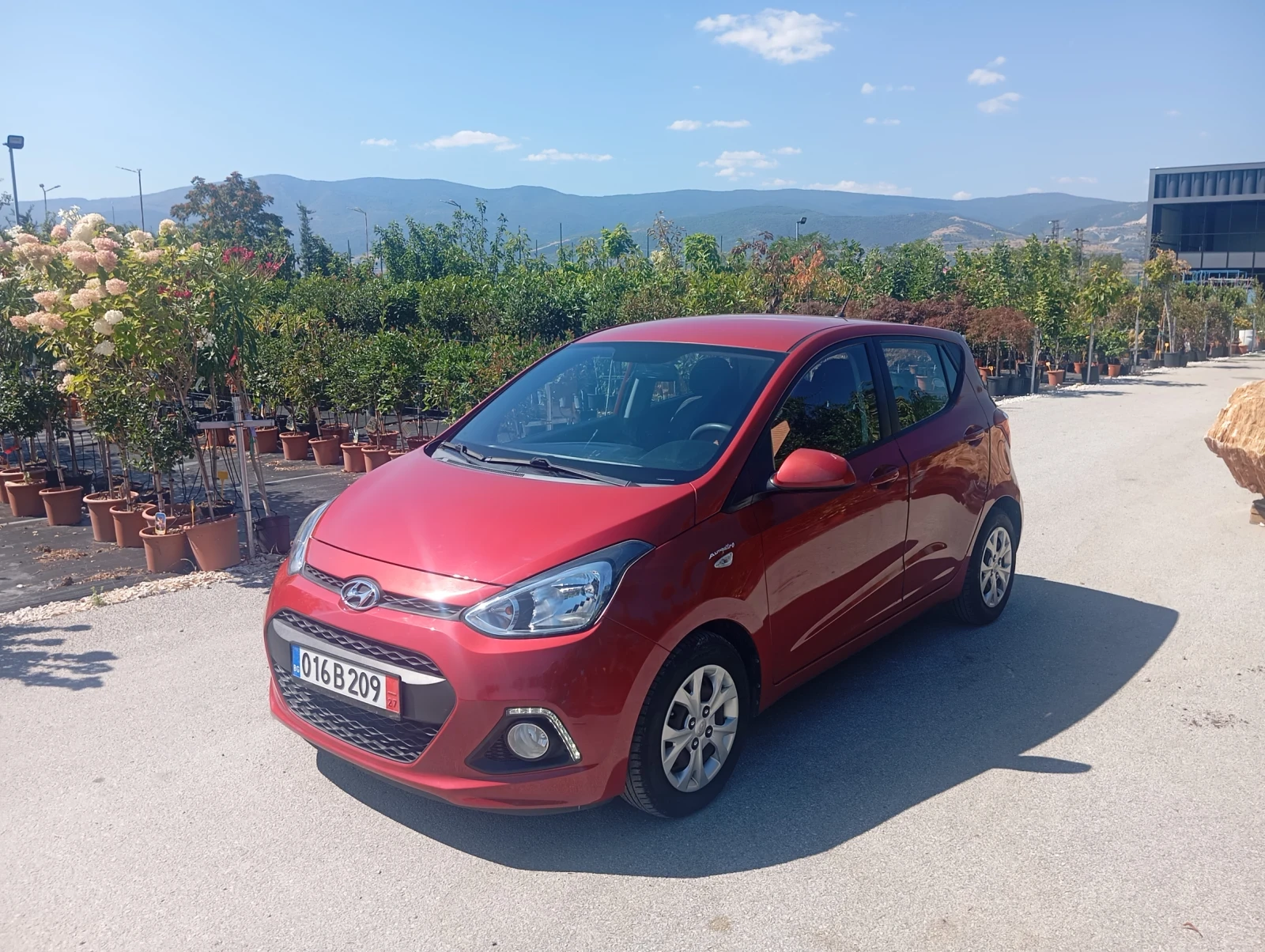 Hyundai I10 Бензин , снимка 11 - Автомобили и джипове - 55747369
