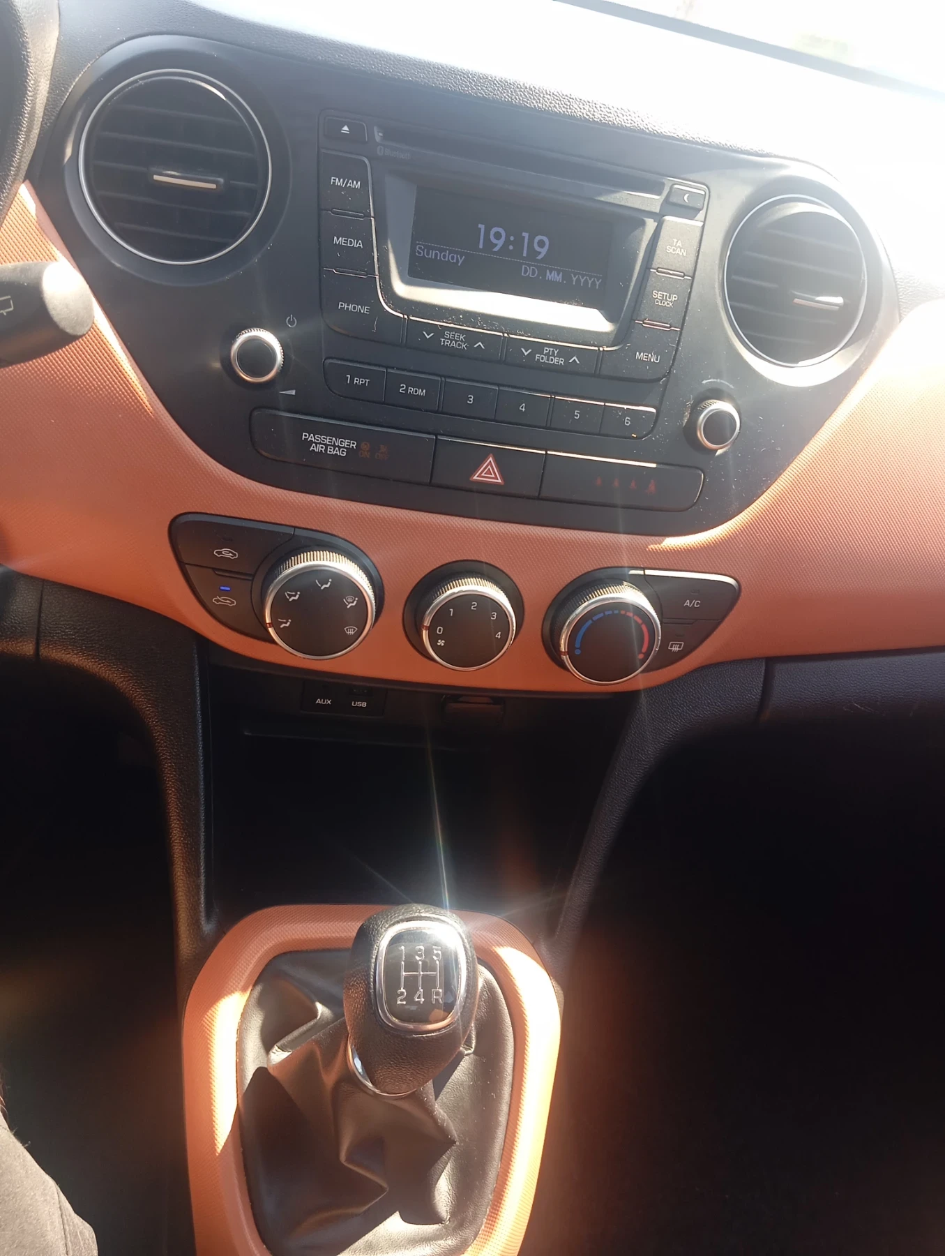 Hyundai I10 Бензин , снимка 13 - Автомобили и джипове - 55747369