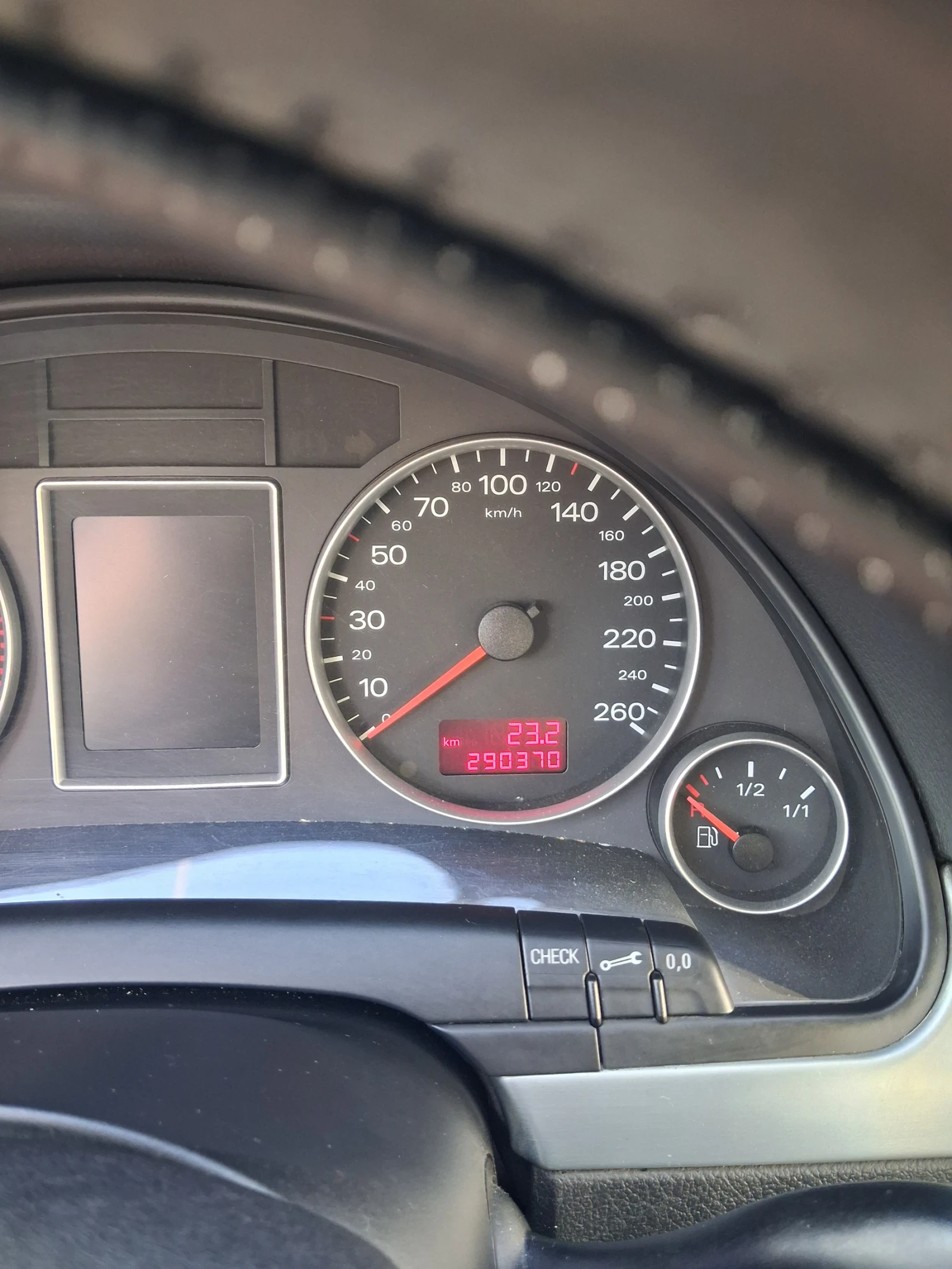 Audi A4 2.0 d, снимка 9 - Автомобили и джипове - 56194098