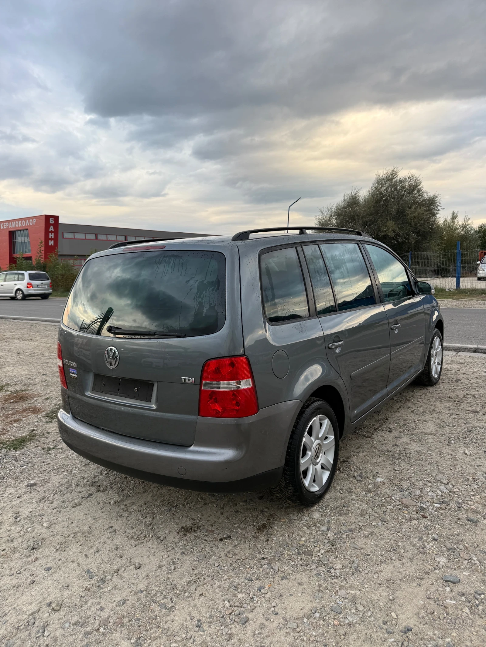 VW Touran 1.9TDI* DSG* ЛИЗИНГ, снимка 4 - Автомобили и джипове - 56273548