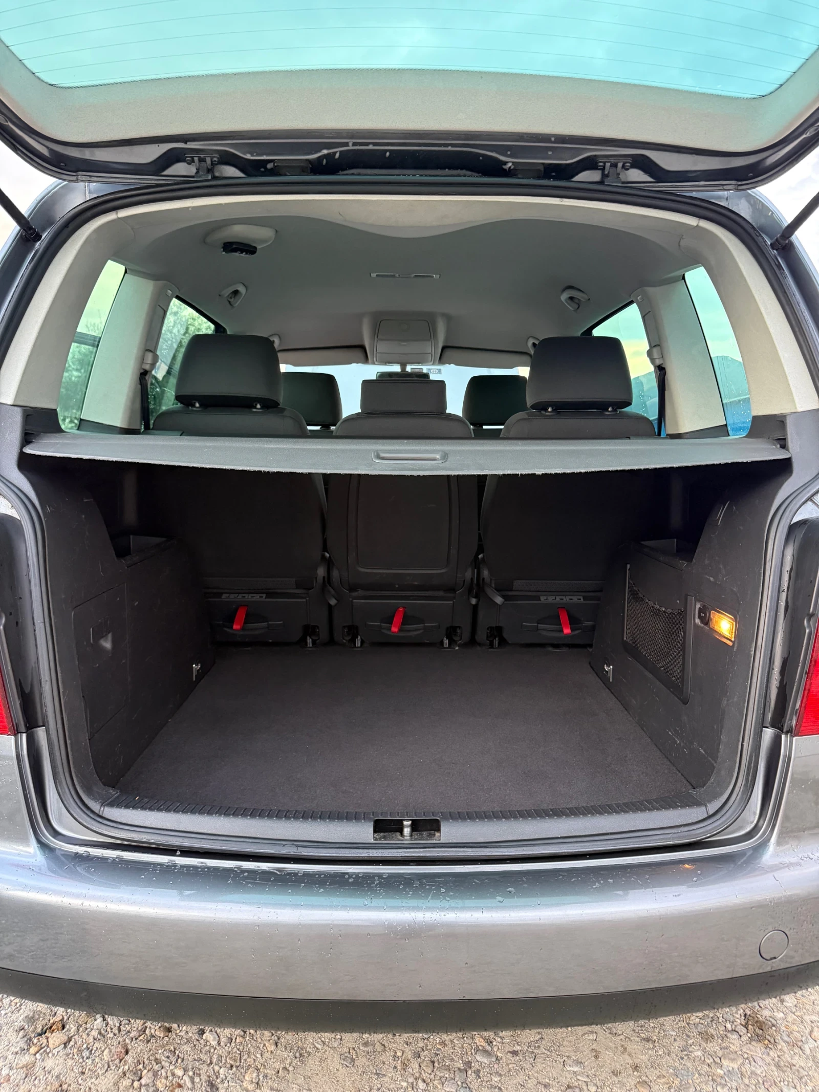 VW Touran 1.9TDI* DSG* ЛИЗИНГ, снимка 16 - Автомобили и джипове - 56273548