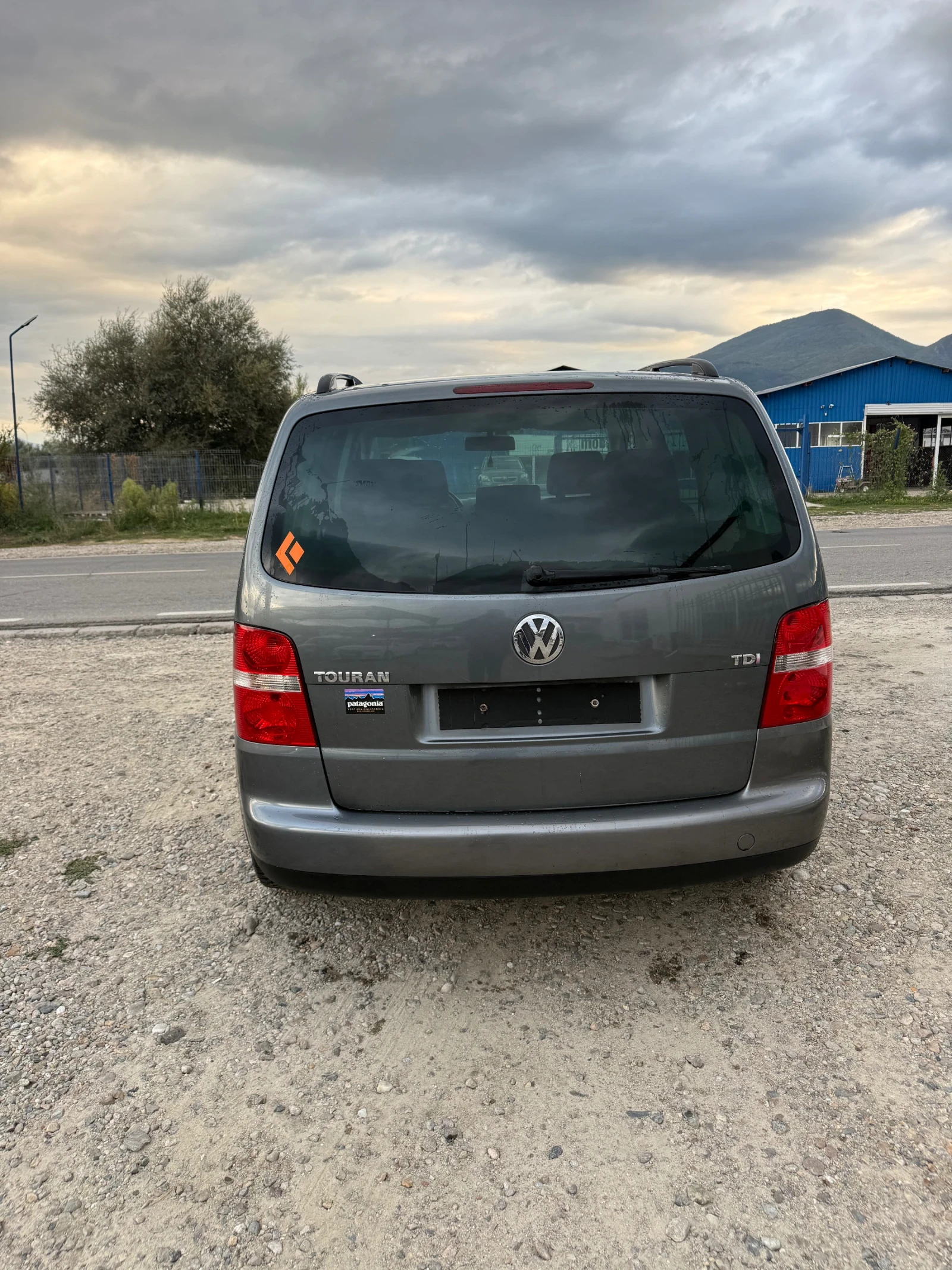 VW Touran 1.9TDI* DSG* ЛИЗИНГ, снимка 5 - Автомобили и джипове - 56273548