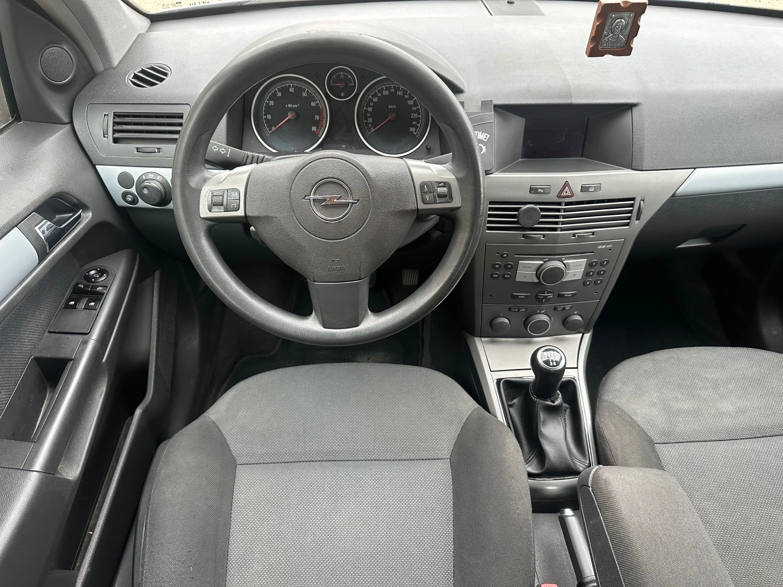 Opel Astra 1.6i TWINPORT, снимка 11 - Автомобили и джипове - 56745257