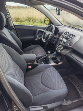 Toyota Rav4 2.2D D4D, снимка 9