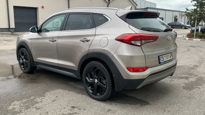 Hyundai Tucson, снимка 5 - Автомобили и джипове - 48224754