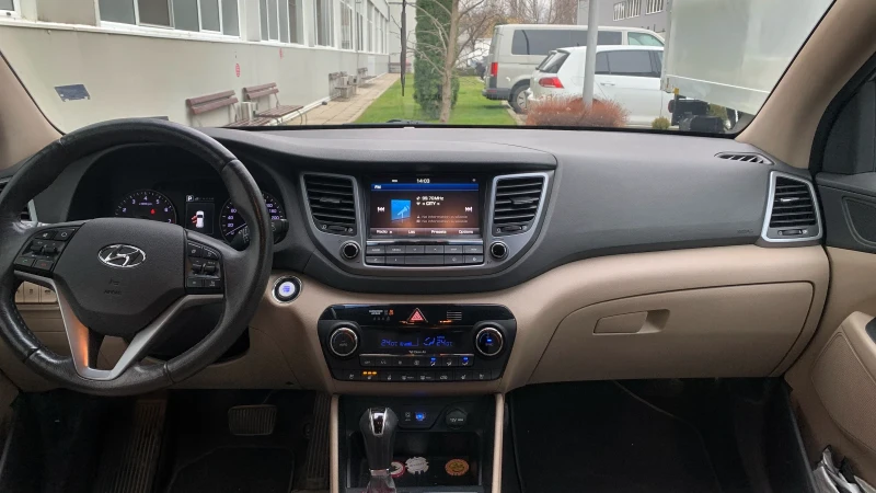 Hyundai Tucson, снимка 7 - Автомобили и джипове - 48224754