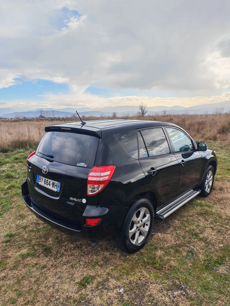 Toyota Rav4 2.2D D4D, снимка 13 - Автомобили и джипове - 53009184