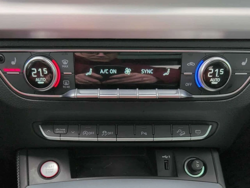 Audi SQ5 Progressiv/ДИСТРОНИК/ПАНОРАМА/ПОДГРЕВИ, снимка 10 - Автомобили и джипове - 53577394