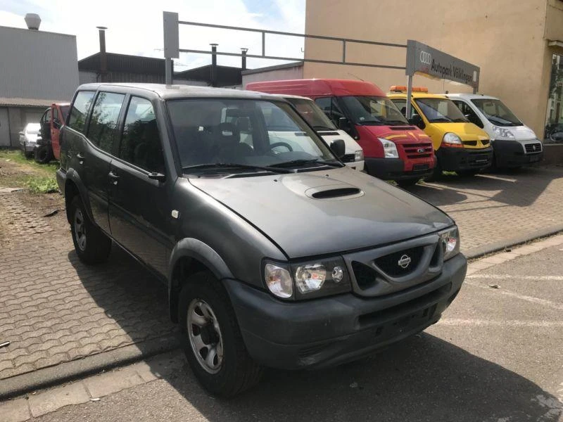 Nissan Terrano 2.7 И 2.4Ii - изображение 7