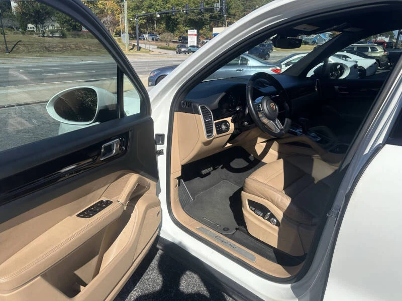 Porsche Cayenne  - изображение 9