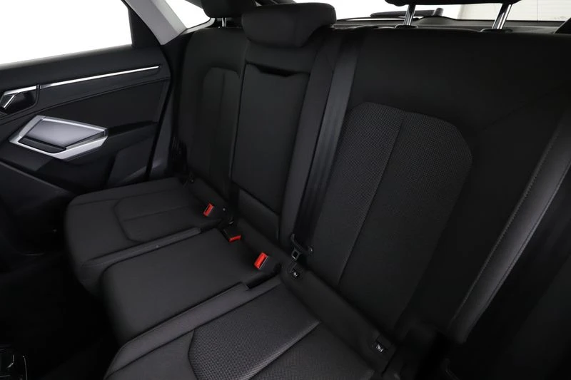 Audi Q3 Sportback 45 TFSIe, снимка 15 - Автомобили и джипове - 55410425
