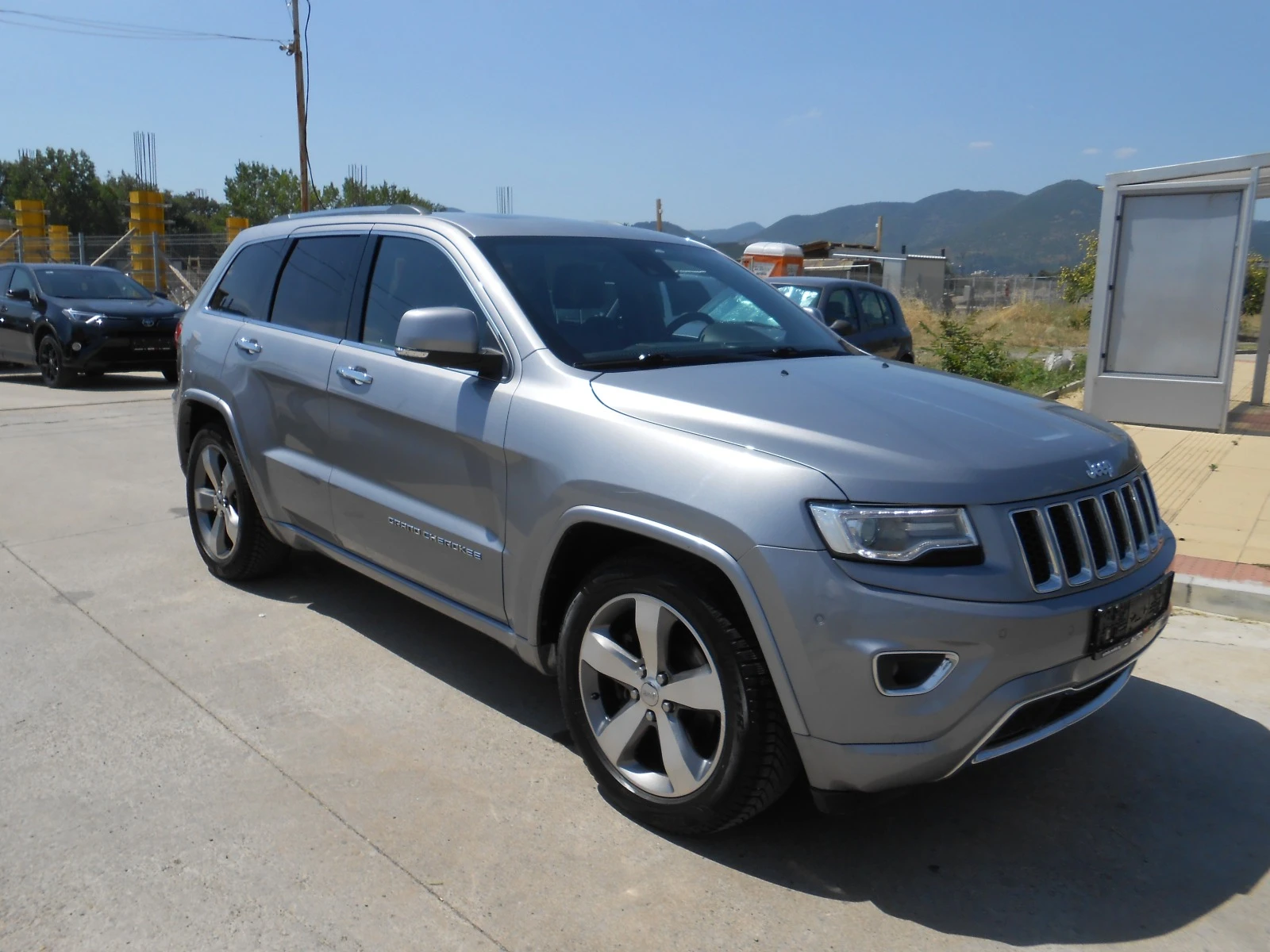 Jeep Grand cherokee 3.0d-Navi-Kamera-Keyless - изображение 3