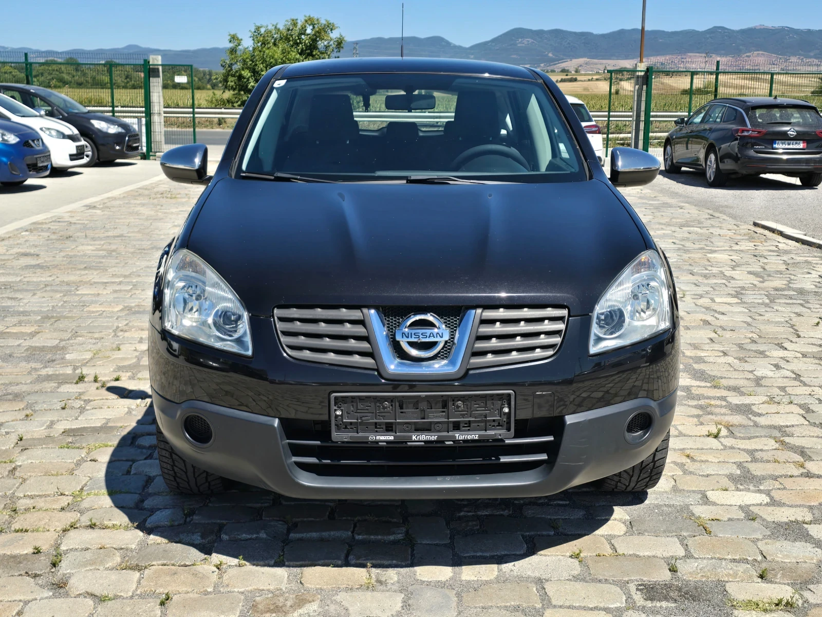 Nissan Qashqai 2.0i 141кс 4х4 РЕАЛНИ КИЛОМЕТРИ - изображение 2