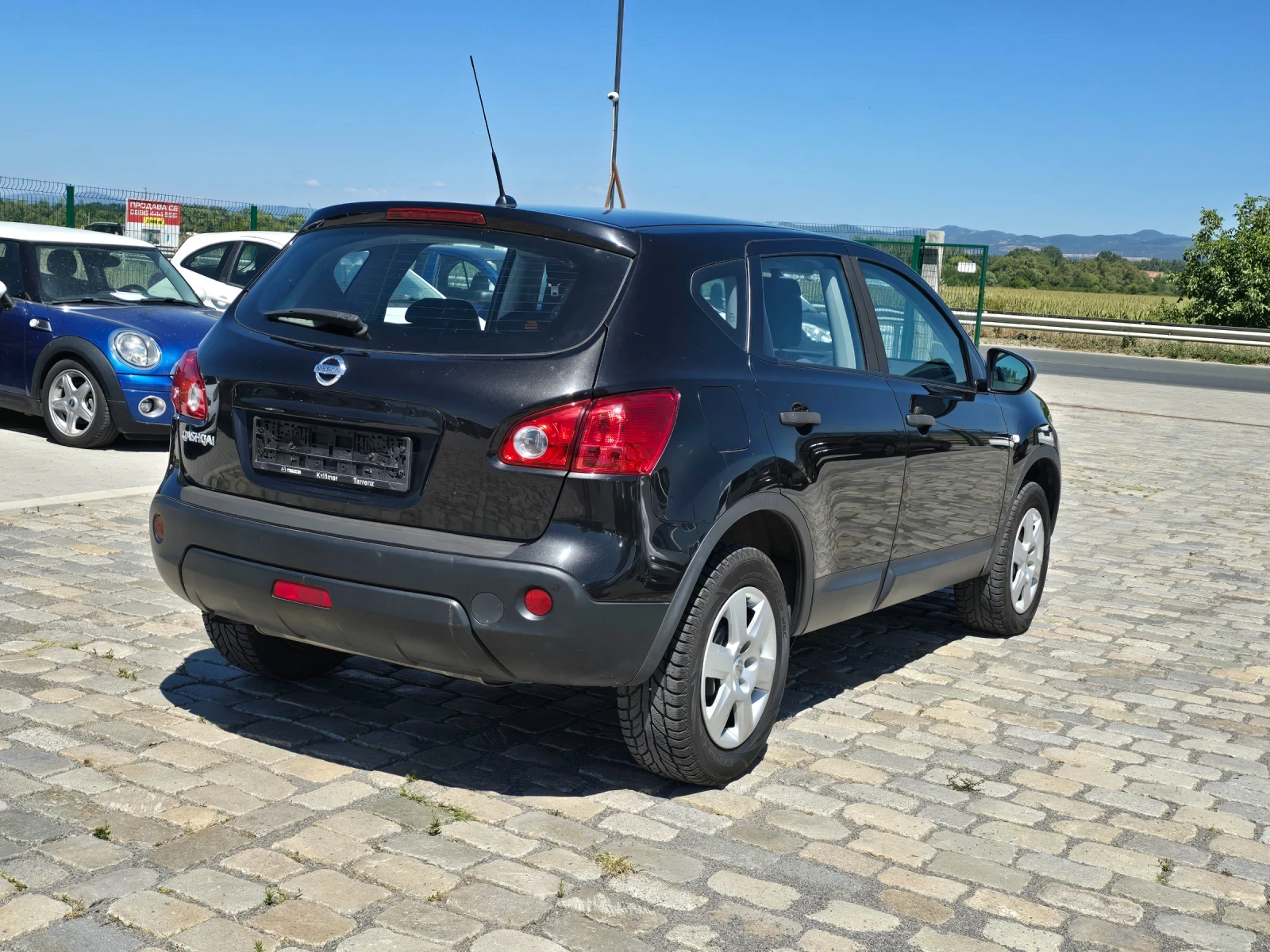 Nissan Qashqai 2.0i 141кс 4х4 РЕАЛНИ КИЛОМЕТРИ - изображение 6