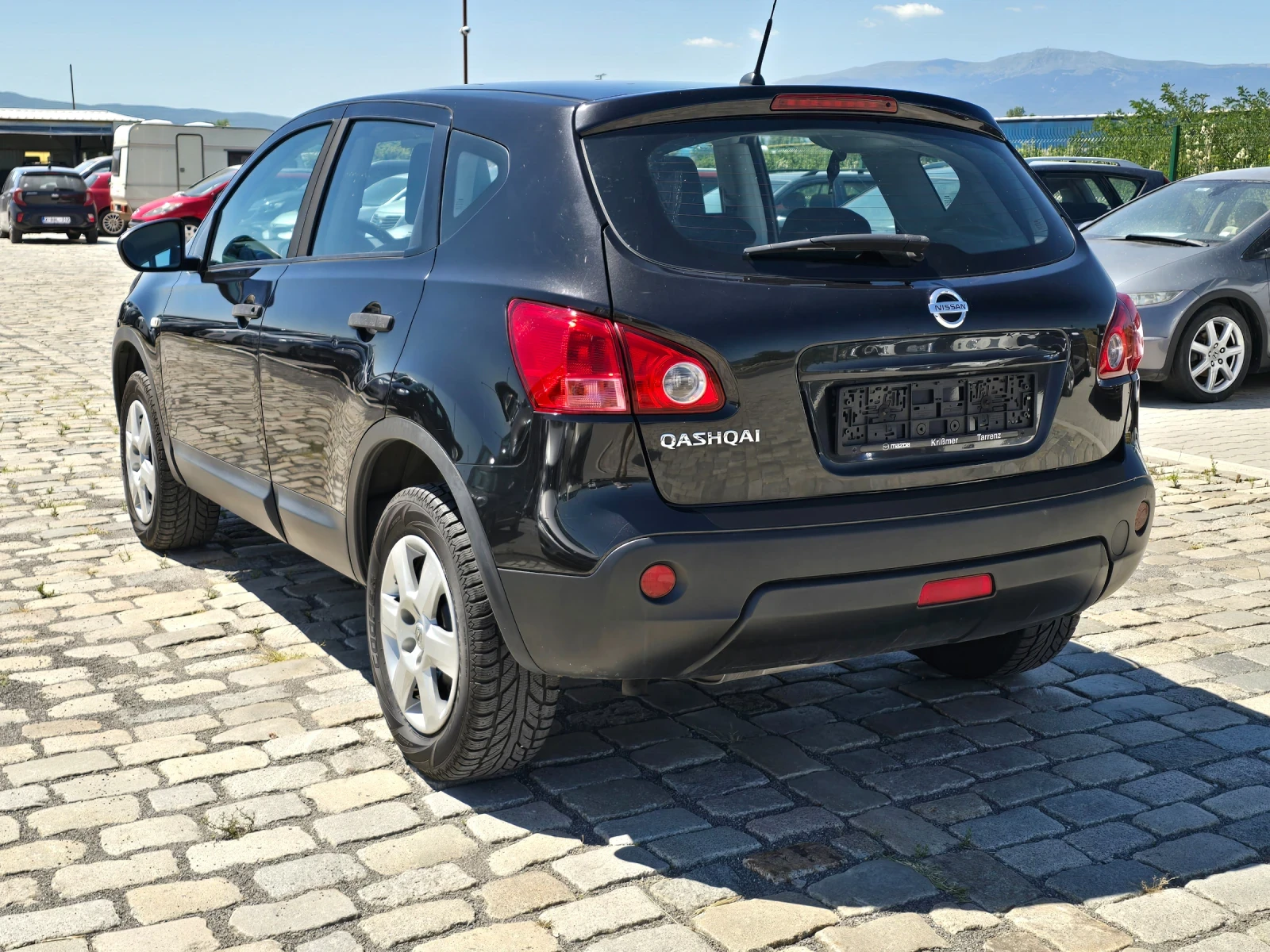 Nissan Qashqai 2.0i 141кс 4х4 РЕАЛНИ КИЛОМЕТРИ - изображение 8