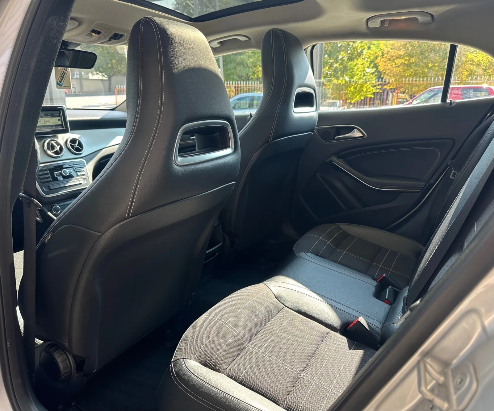 Mercedes-Benz GLA 220 CDI/Camera/Navi/Panorama | Mobile.bg — изображение 7