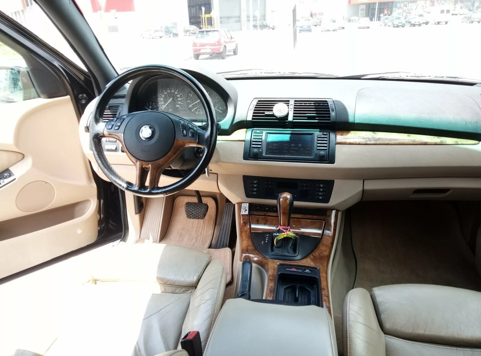 BMW X5 4.4i - изображение 2