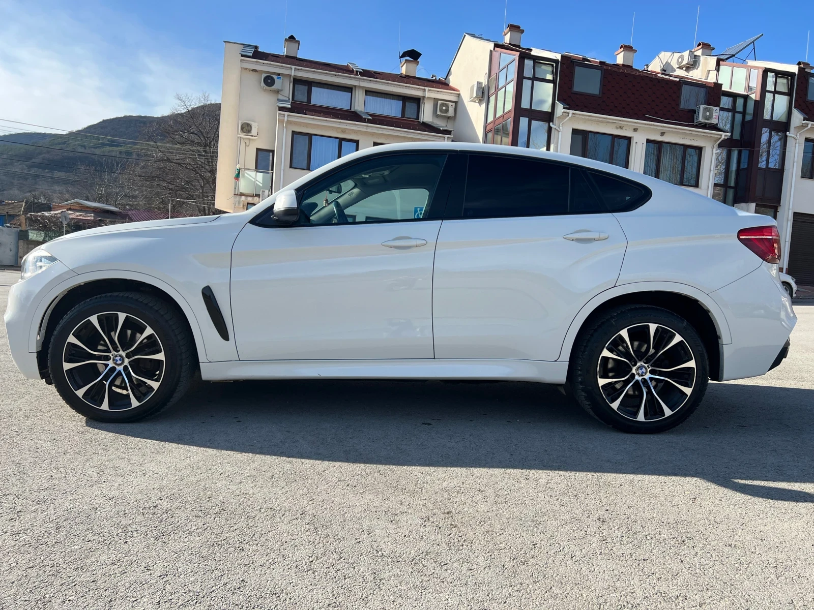 BMW X6 xDrive30D* M-Perf* КАСКО* Distronic* СМЕНЕНА ВЕРИГ - изображение 5