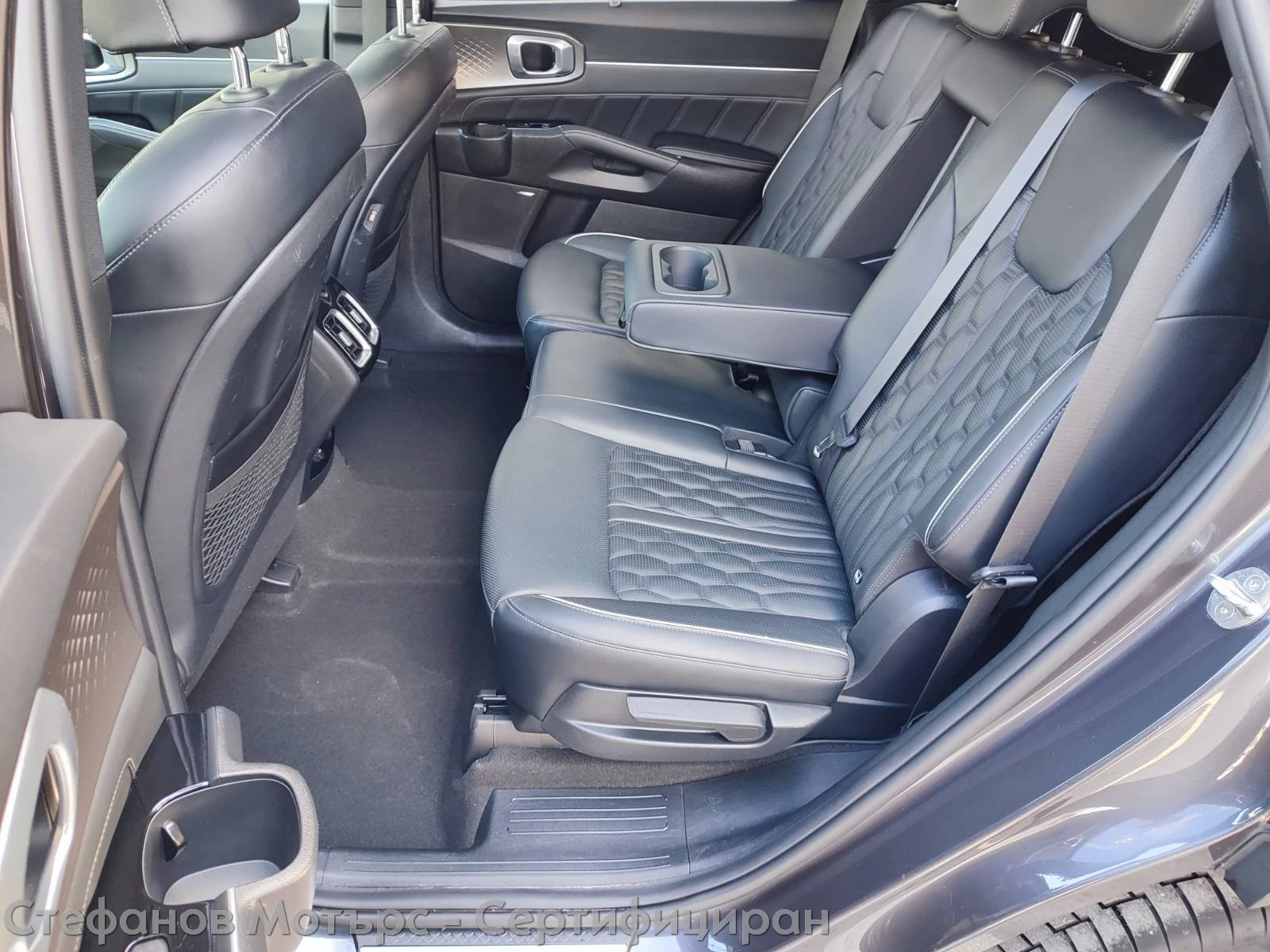 Kia Sorento 4x4 Platinum 2.2 CRDi 202hp AT8, снимка 13 - Автомобили и джипове - 53643295