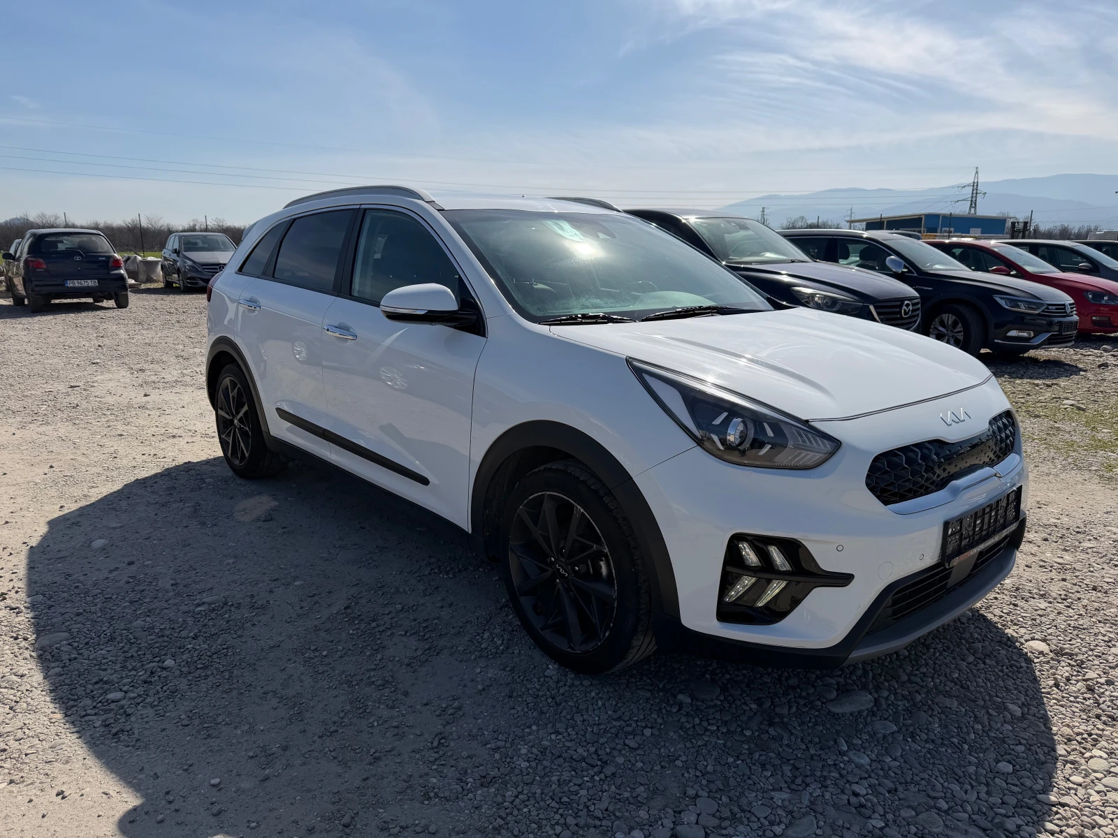 Kia Niro 1.6 HYBRID , снимка 3 - Автомобили и джипове - 53797789