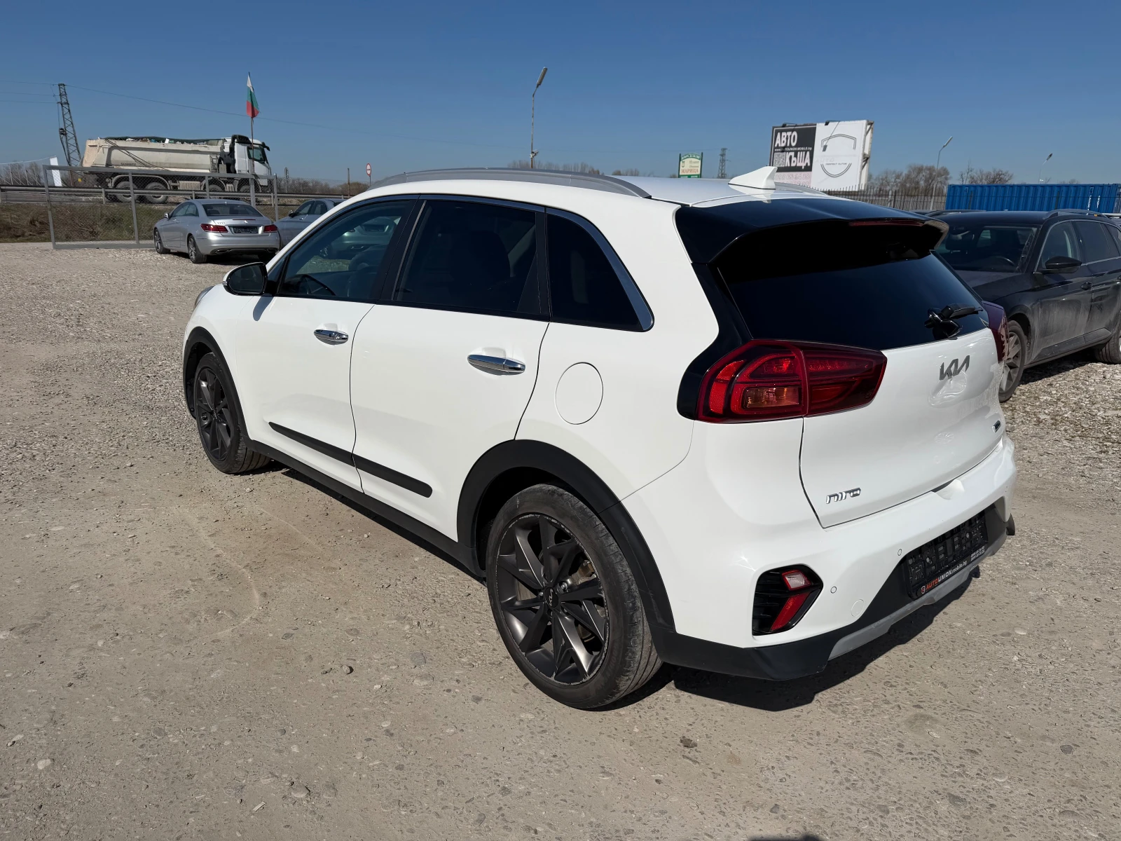 Kia Niro 1.6 HYBRID , снимка 7 - Автомобили и джипове - 53797789