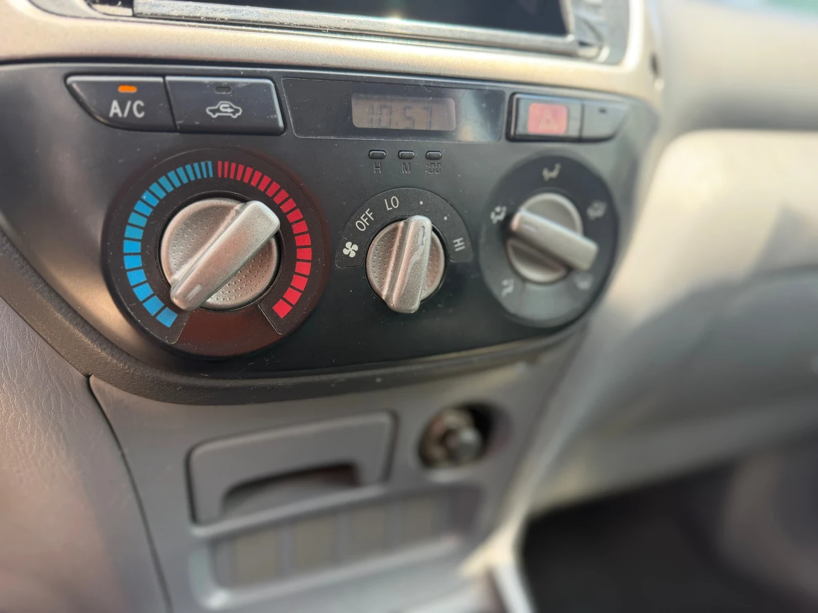 Toyota Rav4 D4D/241000km, снимка 12 - Автомобили и джипове - 55009111