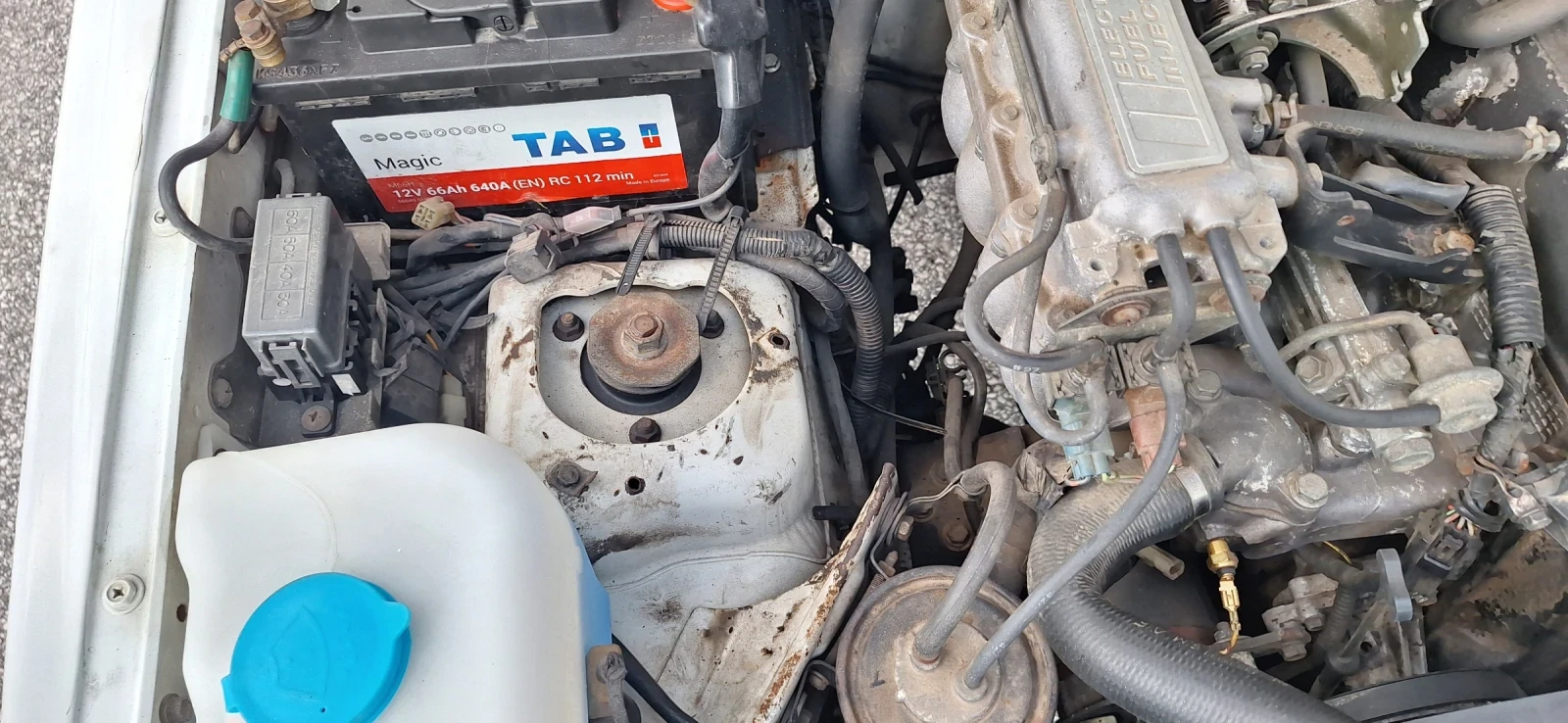 Suzuki Vitara 1.6i, снимка 15 - Автомобили и джипове - 55524222