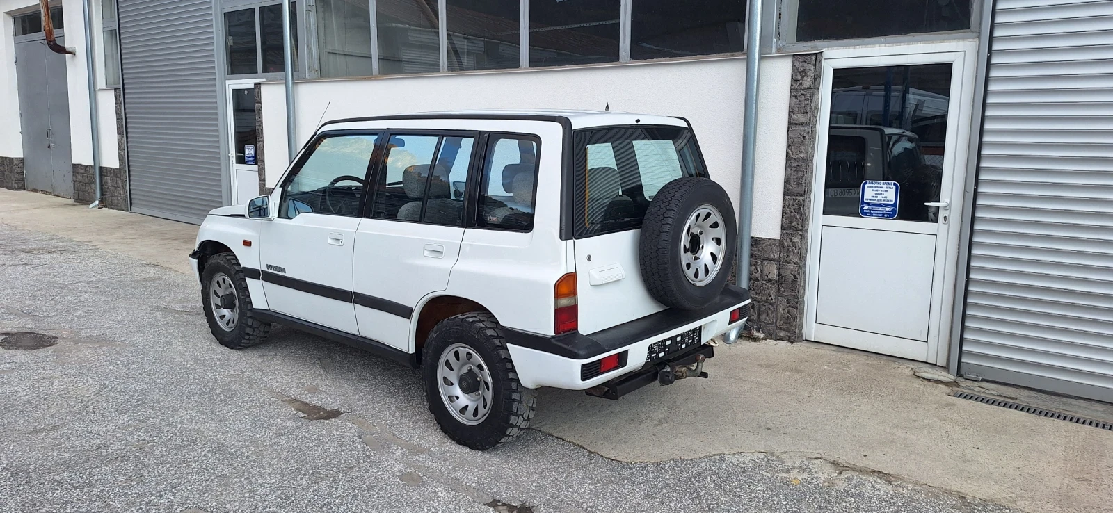Suzuki Vitara 1.6i, снимка 3 - Автомобили и джипове - 55524222