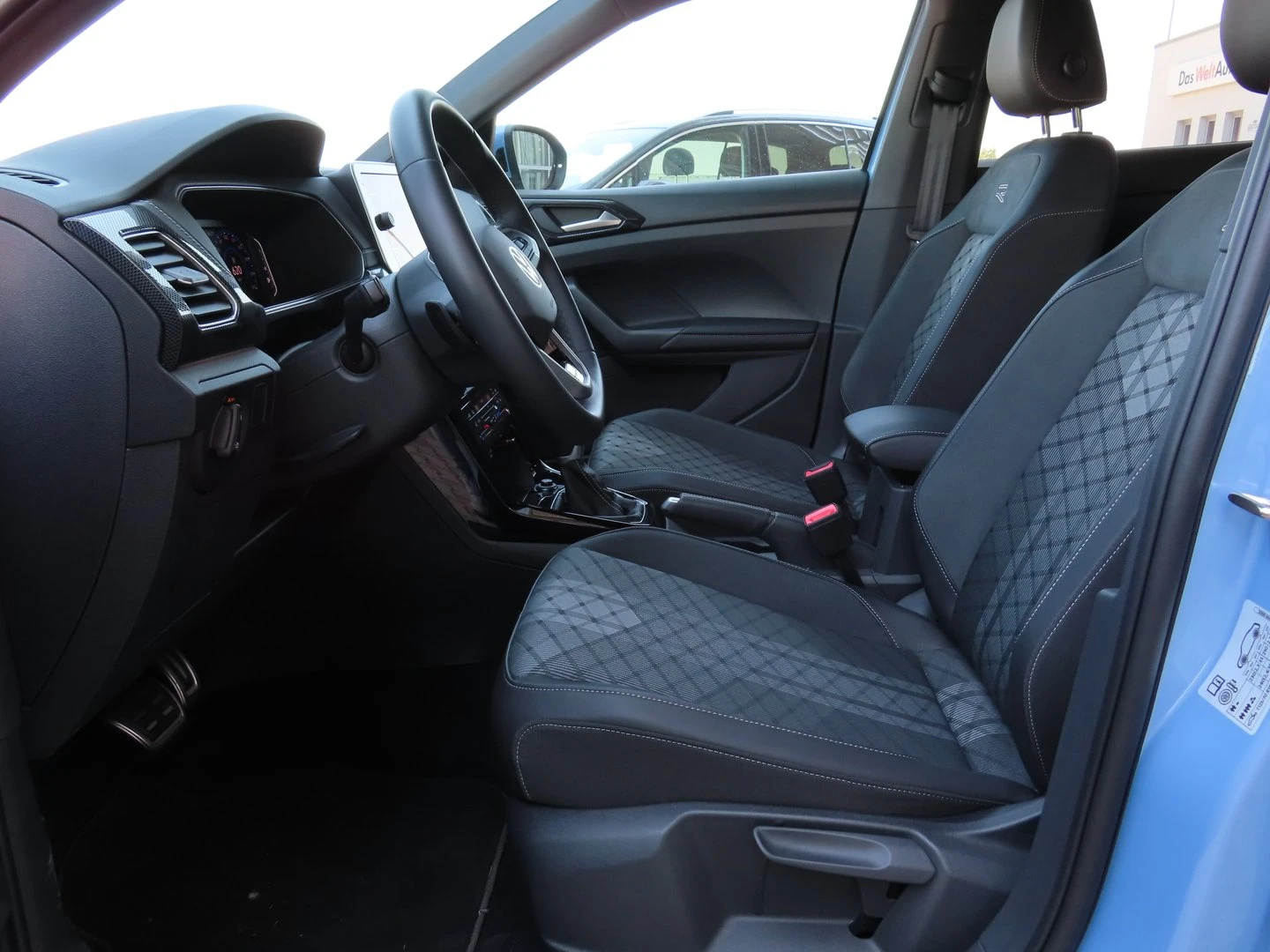 VW T-Cross, снимка 5 - Автомобили и джипове - 56420776