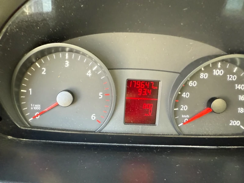 VW Crafter КЛИМАТРОНИК, снимка 17 - Бусове и автобуси - 50794197