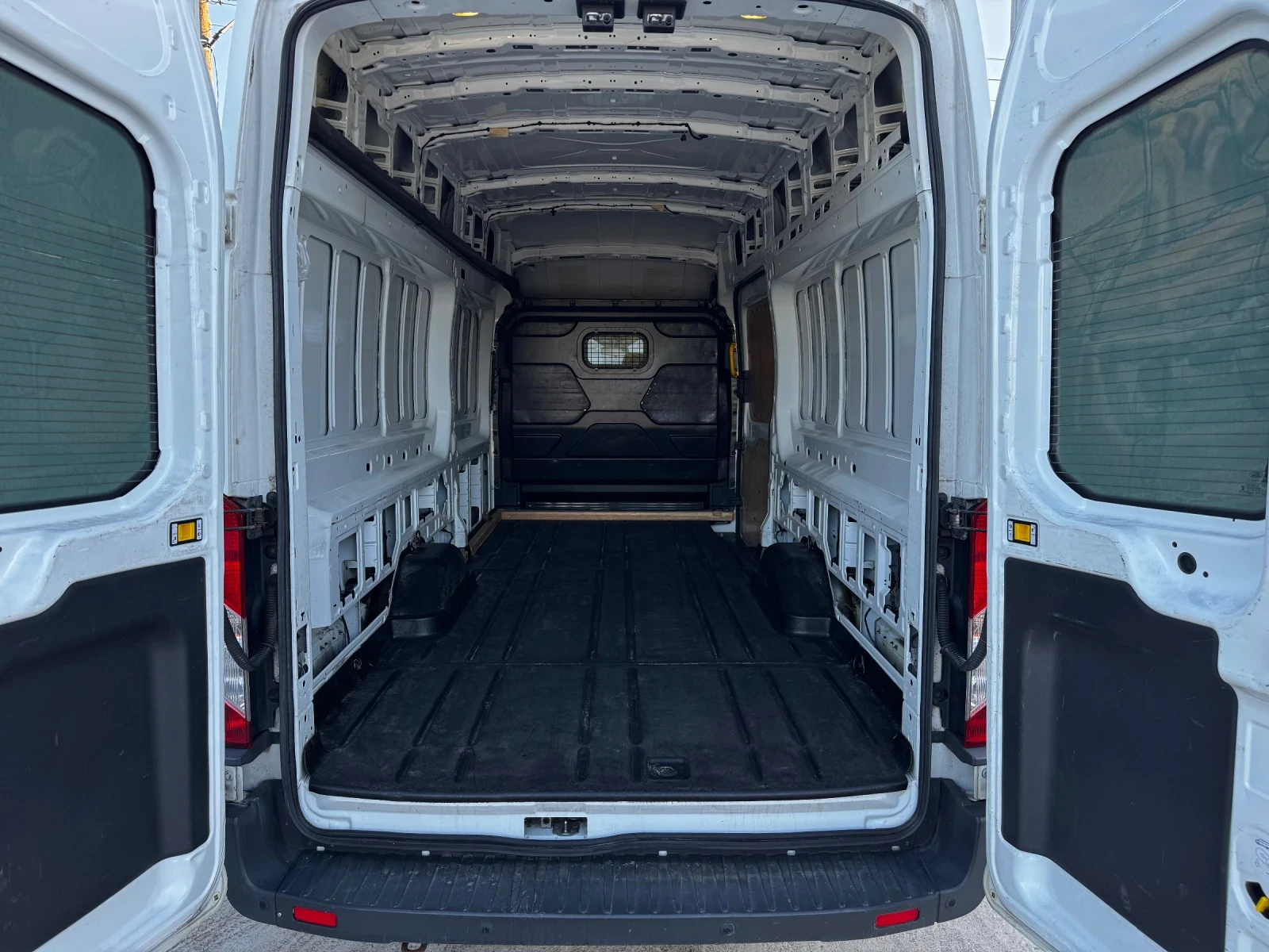 Ford Transit 2.0TDCi* L4H3* Euro6b* Климатик, снимка 9 - Бусове и автобуси - 54654105