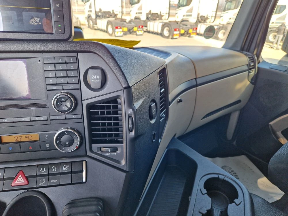 Mercedes-Benz 2543 Actros Frigo Truck, снимка 13 - Камиони - 54594035