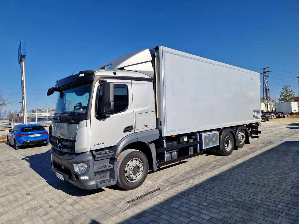 Mercedes-Benz 2543 Actros Frigo Truck, снимка 2 - Камиони - 54594035