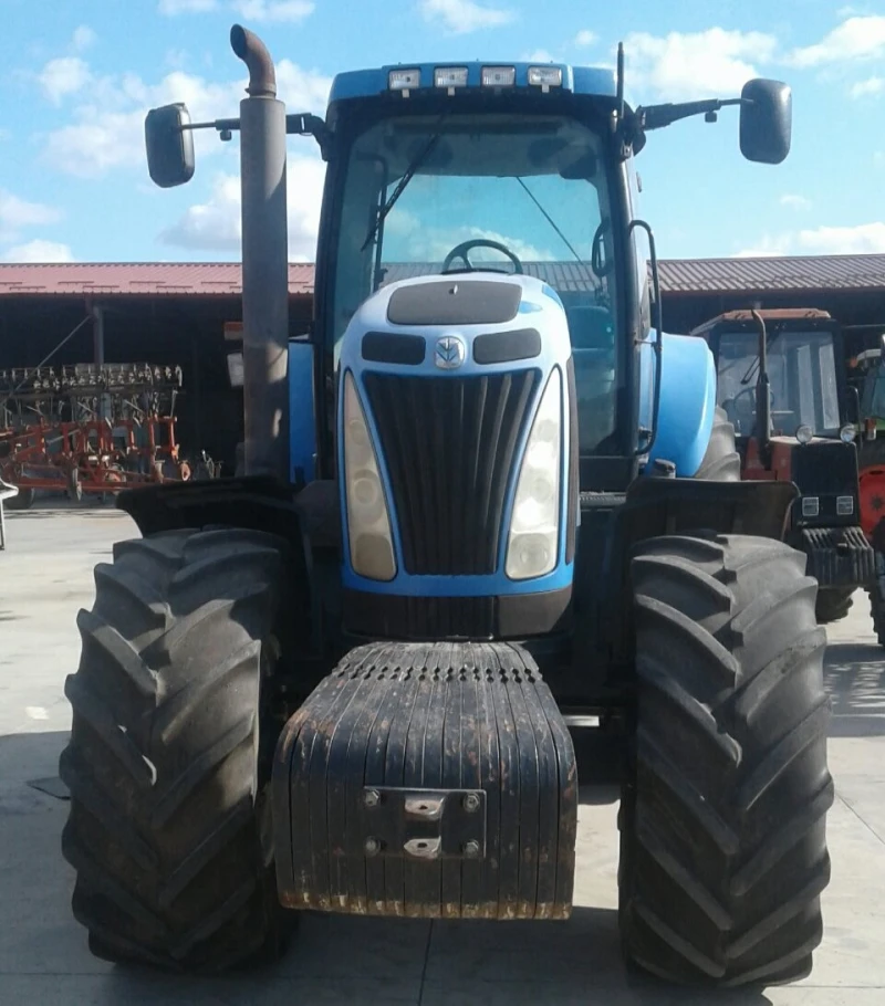 Трактор New Holland Т 8040, снимка 1 - Селскостопанска техника - 48247681