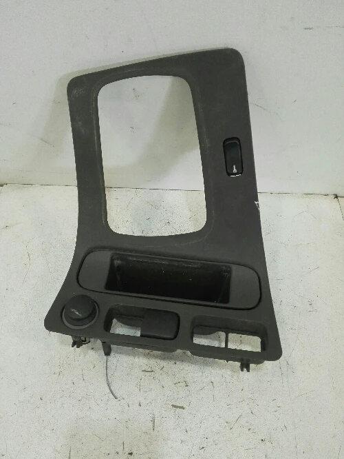 Пластмаса около скоростен лост Сааб 9-5