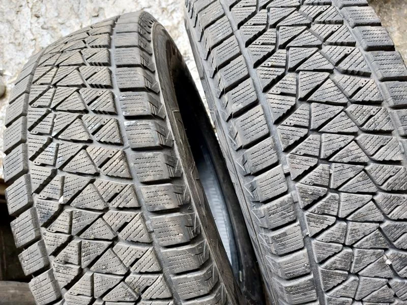 Гуми Зимни 215/70R16, снимка 2 - Гуми и джанти - 36674983