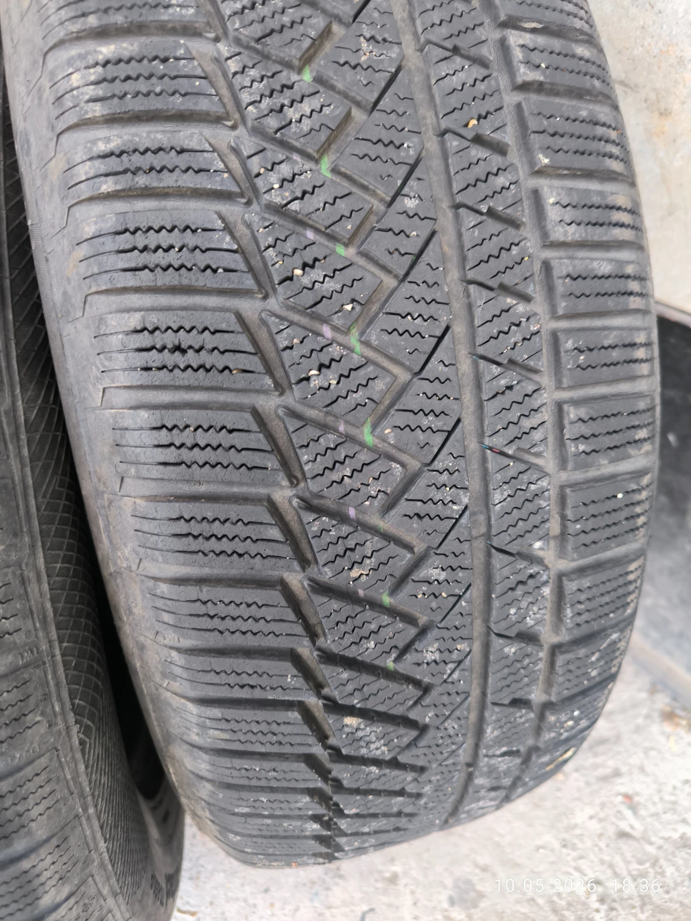 Гуми Зимни 235/60R17, снимка 7 - Гуми и джанти - 55008121