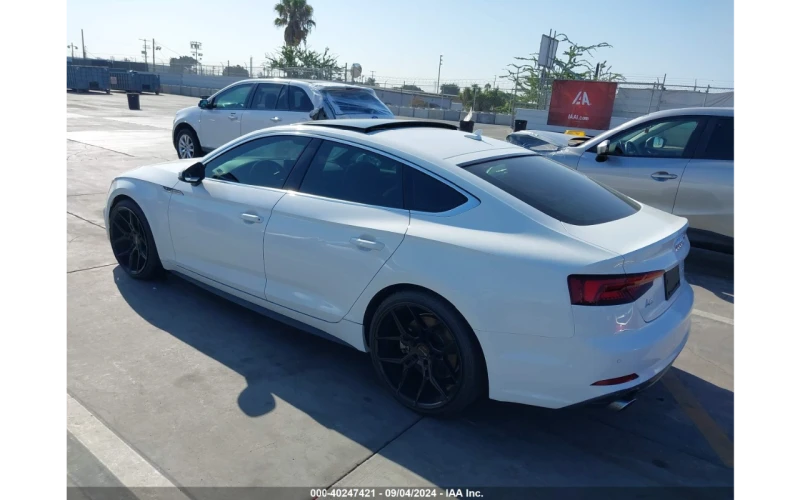 Audi A5  2.0T Premium, снимка 6 - Автомобили и джипове - 47394370