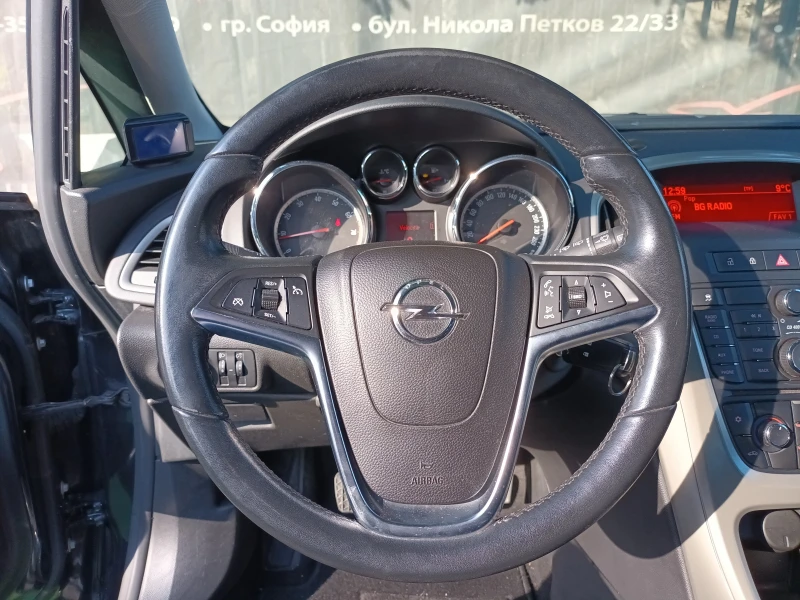 Opel Astra 1.4/100к.с./КЛИМАТРОНИК, снимка 12 - Автомобили и джипове - 48024617