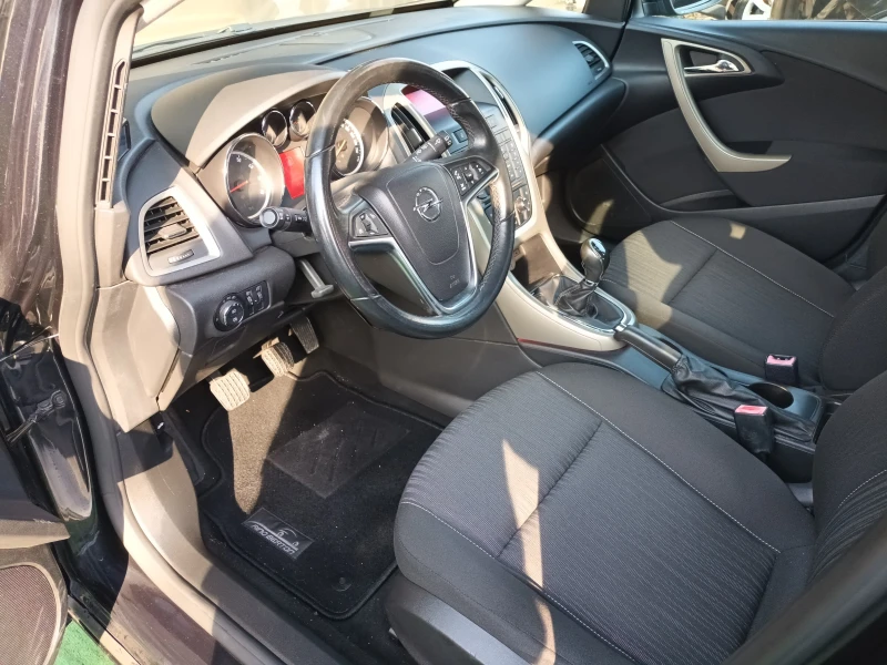 Opel Astra 1.4/100к.с./КЛИМАТРОНИК, снимка 6 - Автомобили и джипове - 48024617