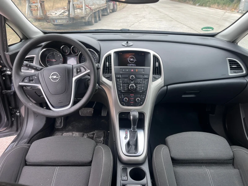 Opel Astra 2.0 CDTI автоматик, снимка 12 - Автомобили и джипове - 52618662