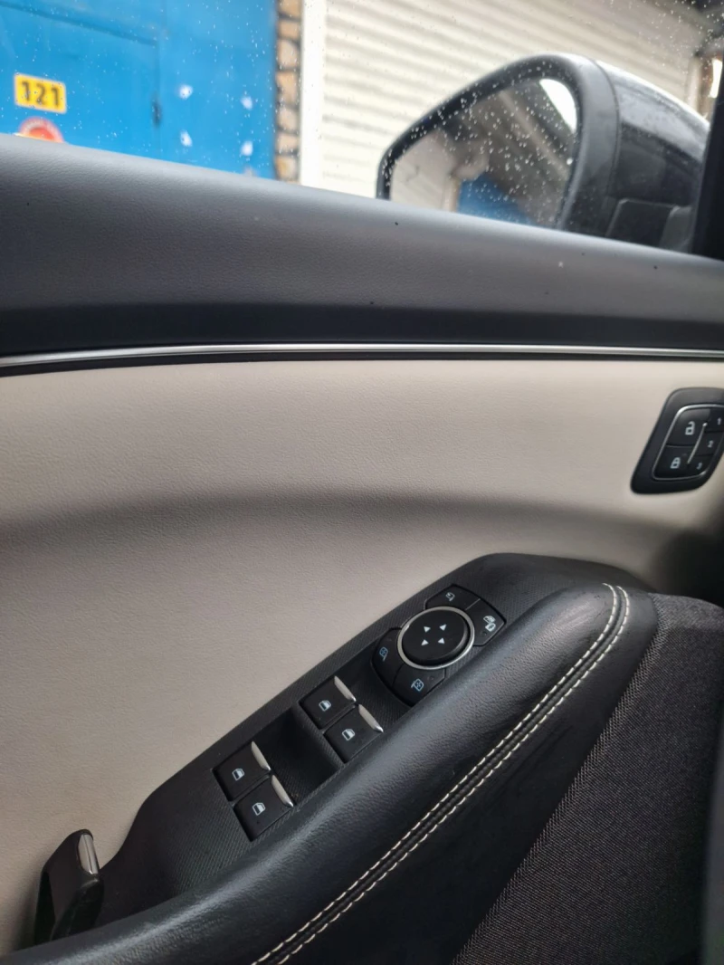 Ford Mustang Mach-E, снимка 12 - Автомобили и джипове - 52729940